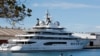 Jahta Amadea koju su Sjedinjene Države zaplenile u gradu Honolulu na Havajima. Plovilo je u vlasništvu oligarha Sulejmanu Kerimovu (REUTERS/Marco Garcia)