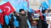 Warga Uighurs Minta Informasi Keluarga di China