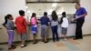 Exigen transparencia a la Casa Blanca sobre custodia de migrantes menores