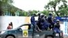 La police disperse les étudiants de l'Institut supérieur d'architecture et d'urbanisme, Kinshasa, 20 novembre 2020. (Photo d'archives: Junior D. Kannah / AFP)