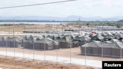 ARHIVA - Šatori za pritvorene migrante u američkoj pomorskoj stanici u zalivu Gvantanamo na Kubi, 21. februara 2025. (Foto: U.S. Navy via Reuters)