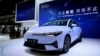 Sebuah mobil listrik Xpeng P5 terlihat ditampilkan selama pameran "Auto Shanghai" di Shanghai, China (foto: dok). 
