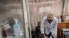 Muuguzi atibu mtu mwenye majeraha katika hospitali moja mjini Goma.