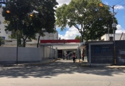 Venezolanos y médicos consultados por la VOA explicaron las debilidades del sistema de Salud Pública, agravadas con la pandemia.