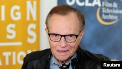 Mtangaaji mashuhuri wa Marekani Larry King aliyeaga dunia tarehe 23 Janauari, 2021.