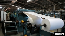 En Venezuela y Nicaragua, el estado restringe las cuotas de papel de los periódicos que critican al gobierno.