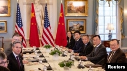 在台湾大选前一天，美国国务卿安东尼·布林肯（Antony Blinken）星期五在华盛顿与中国资深外交官刘建超进行了历时一个小时的会晤。国务院发言人米勒（Matthew Miller）说，布林肯在会晤中敦促北京维护台海稳定。（美联社）