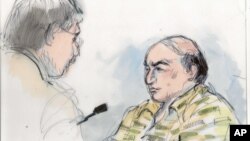 Mark Basseley Youssef (kanan) mengaku bersalah atas empat tuduhan dalam pengadilan di Los Angeles, hari Rabu 7/11 (foto: dok).