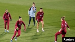 Jenni Hermoso durante un entrenamiento con sus compañeras de la selección española de fútbol femenino. Es una de las candidatas a Mejor Jugadora.