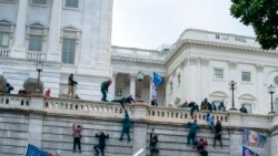 En sus primeras horas como presidente, Donald Trump indultó a más de un millar de acusados por el asalto al Capitolio el 6 de enero de 2021