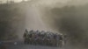 Le peloton de tête lors de la première étape de la Cape Cric African Mountain Bike Race de 2018 au Cap, le 19 mars 2018.