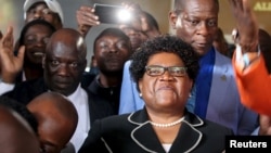 Joice Mujuru s'adresse à ses partisans à Harare, le 1er mars 2016. (REUTERS/Philimon)