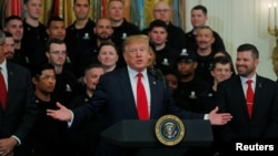 El presidente Donald Trump calificó de "fraude" la investigación del fiscal especial Robert Mueller, tras su divulgación el jueves, 18 de abril de 2019.