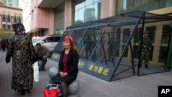 2014年乌鲁木齐街头的执勤武警