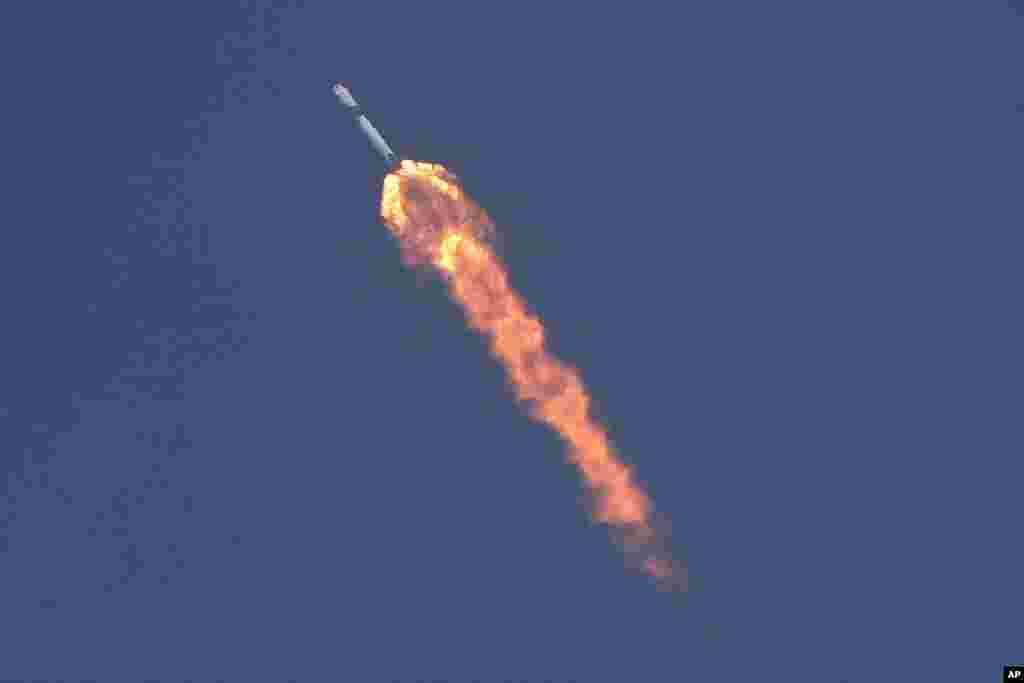 El administrador de la NASA, Jim Bridenstine, dijo que fue un "gran día" para la NASA y SpaceX y un "hito importante para la nación".