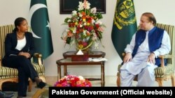 U.S. National Security Advisor Susan Rice calls on Pakistan Prime Minister Muhammad Nawaz Sharif at the PM House, Islamabad, Aug. 30, 2015.