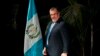 El presidente electo de Guatemala, Bernardo Arévalo, llega a una conferencia de prensa con su gabinete ministerial en el Centro Cultural Miguel Ángel Asturias en Ciudad de Guatemala, el 8 de enero de 2024. Arévalo asumirá el cargo el 14 de enero.