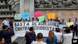 Reporteros protestan por justicia para el también periodista asesinado Leobardo Vázquez, en Papantla, estado de Veracruz, México, el 22 de marzo de 2018.