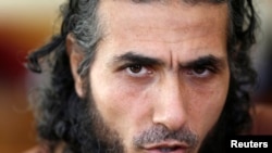 Ex prisionero de Guantánamo, Jihad Diyab, durante una entrevista en Buenos Aires. Feb. 13 de 2015.