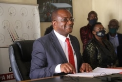 Zimbabwe opposition leader Douglas Mwonzora addressing journalists in Harare on May 4, 2021 (VOA/Columbus Mavhunga)