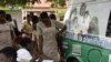 Campagne de sensibilisation sur les grossesses précoces à Porto Novo, la capitale du Bénin, le 11 juillet 2019. (VOA/Ginette Fleure Adandé)
