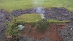 Flujo de lava llega a propiedad privada