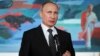 Kalender 2017 Bergambar Presiden Rusia Mulai Dijual