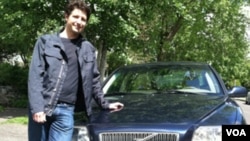 Eric Loebel, de Oregon, está dispuesto a alquilar su coche privado a terceros para hacer algo de dinero.