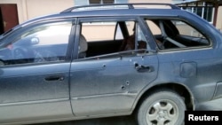 Yaqinda Afg'onistonda Associated Press (AP) axborot agentligi muxbiri va fotografi mana bu mashinada nishonga olingan.
