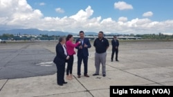 Timothy Robbins, directo rinterino del Servicio de Inmigarción y Control de Aduanas de EE.UU. y la División de Control y Operacioens de Deportación, llega a Guatemala junto a guatemaltecos deportados el martes, 20 de agosto, de 2019.