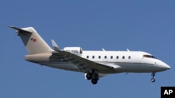 這架龐巴迪CL604飛機2016年5月20號正在伊斯坦布爾機場降落(資料照)