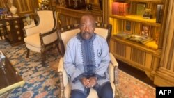 Mokonzi ya kala ya Gabon Ali Bongo Ondimba na bililingi ntango azalaki kosenga mokili kosala malele mpo basoda bakweyisaki na bokongi, Libreville, Gabon, 30 sanza ya mwambe 2023