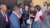 El expresidente peruano Alberto Fujimori sale de prisión tras ser liberado tras la restauración de un polémico indulto de 2017 por motivos humanitarios, en las afueras de Lima, Perú, el 6 de diciembre de 2023 en esta captura de pantalla de un vídeo de las redes sociales.